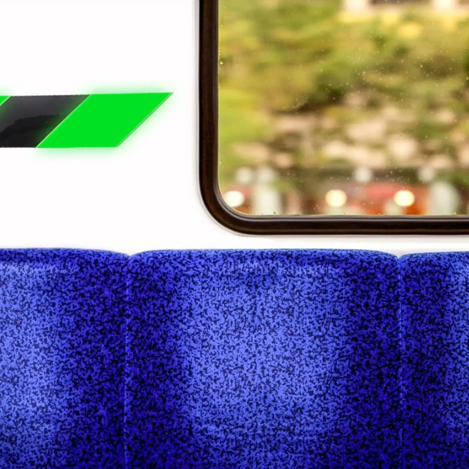 

1 Roll Luminous Tape Glow in The Dark for Directions Indication Green Black Adhesive Durable Outdoor Indoor Tape