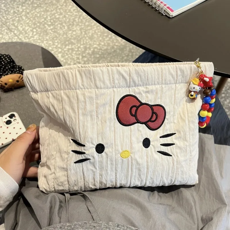 

Hello Kitty New Embroidered Storage Bag Large Capacity Makeup Bag Hand in Hand Grab Toiletries Bag Wholesale Women Accessories