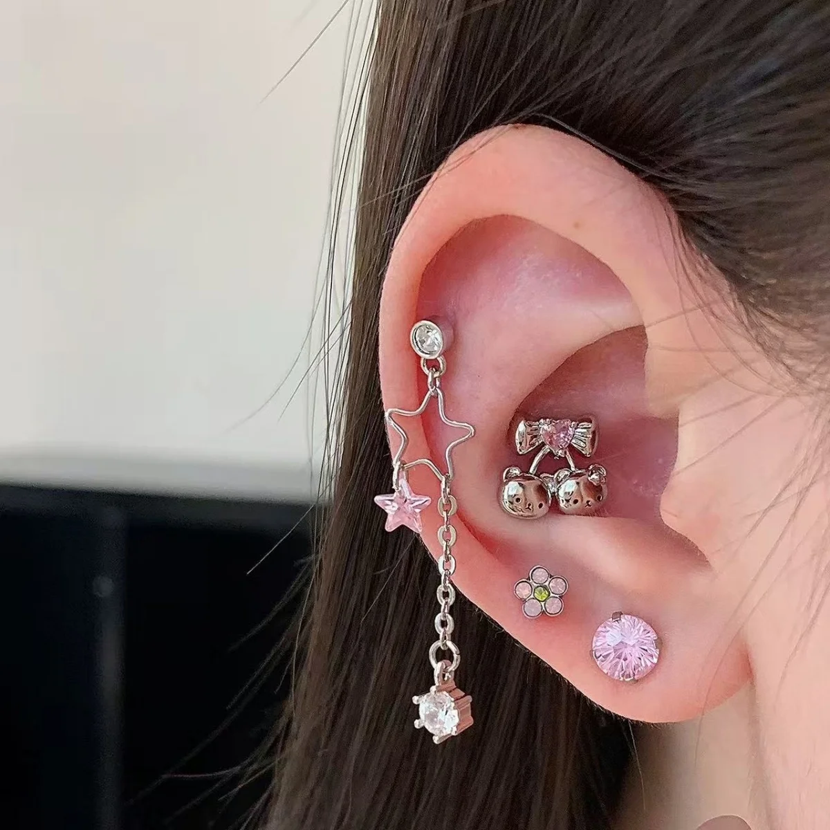 

1PCS Sweet Star Tassel Ear Bone Nail For Women Korean Fashion Bling Zircon Star Earrings Stainless Steel Accessories Jewelry