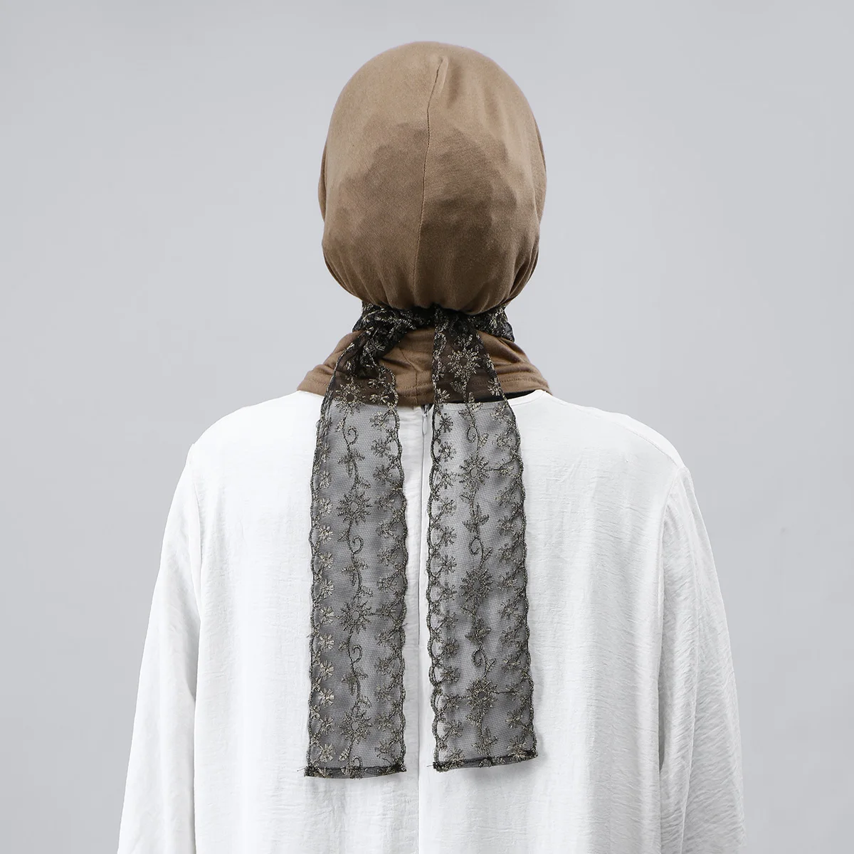 

Новые хлопковые мусульманские хиджабы-шапочки из джерси с кружевными завязками, однотонные подшапочки для женщин, мягкие однотонные внутренние шапочки-боннеты, тюрбаны, банданы