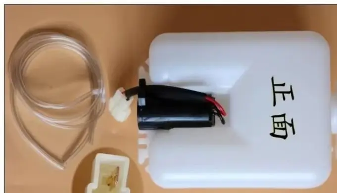 Three-wheeled four-wheeled vehicle spray kettle closed car new energy electric vehicle windshield scrubber assembly