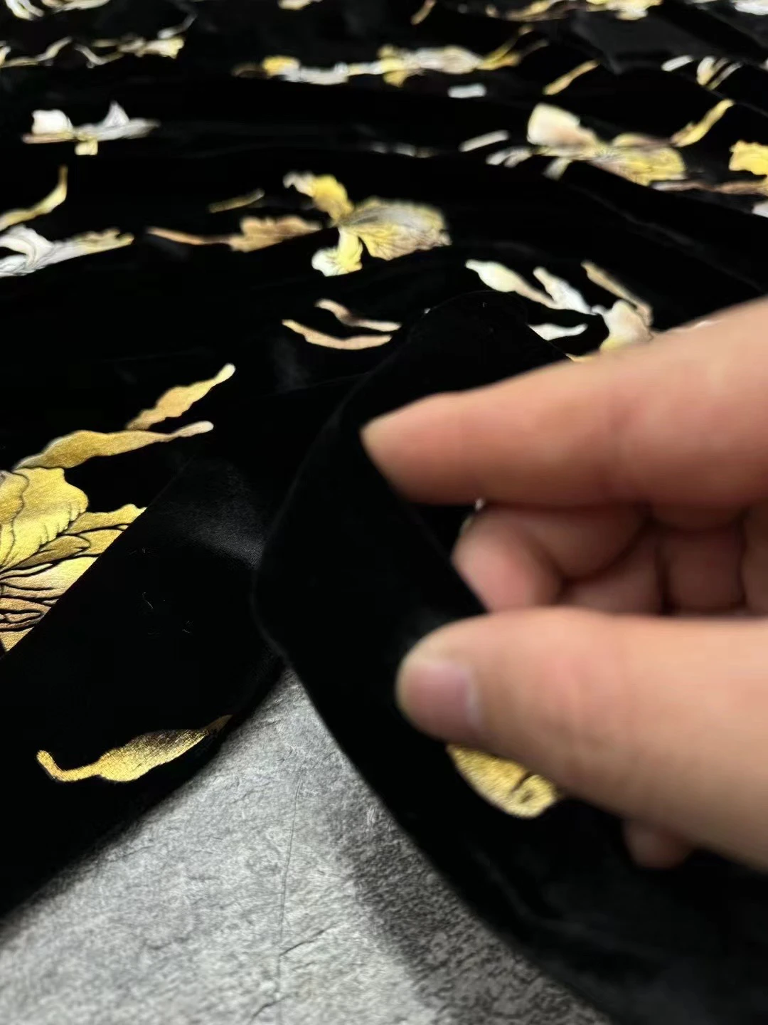 Dark Fragrance Black Bottom Gilding Silk Velvet Fabric National Style Series Cheongsam Dress Silk Clothing Fabric