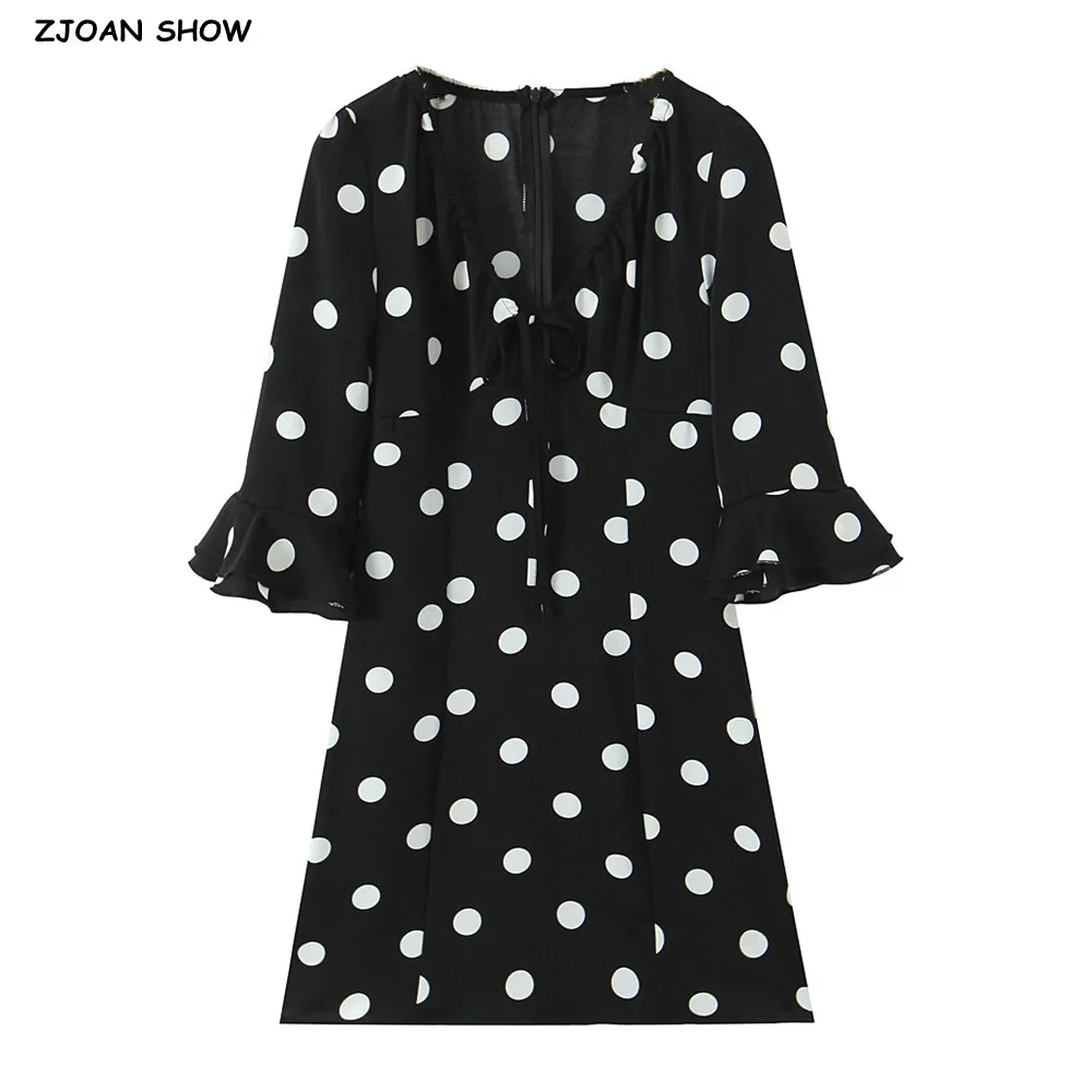 เดรสสั้นสไตล์วินเทจฝรั่งเศส ลายจุดขาวดำ คอวี แขนบาน 3/4  ผูกโบว์  ซิปหลัง  ชุดเดรสสั้นสำหรับผู้หญิง