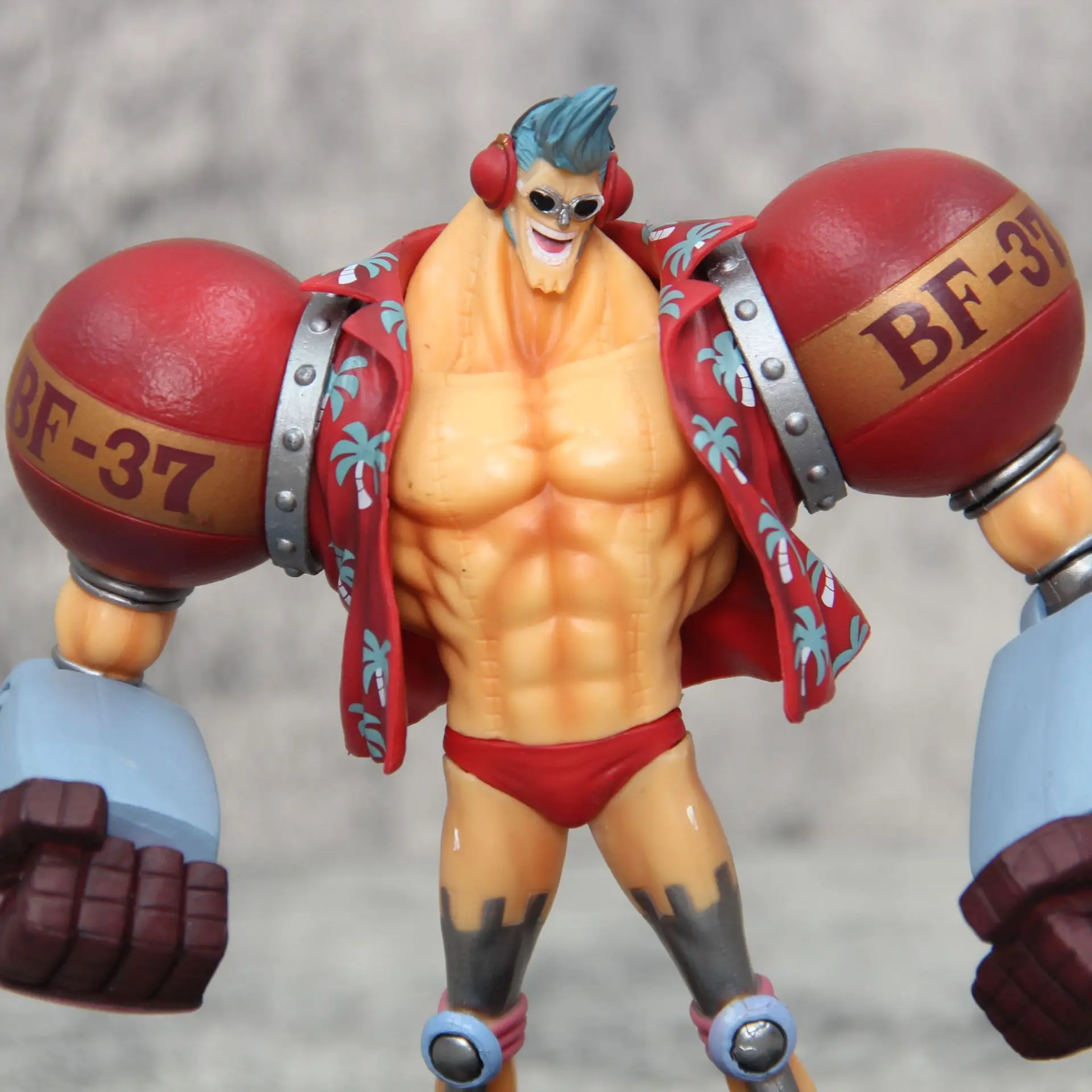 18CM un pezzo modello Franky figura cappello di paglia Cyborg pirati Franky scultura a doppia testa ornamento Anime decorazione Desktop