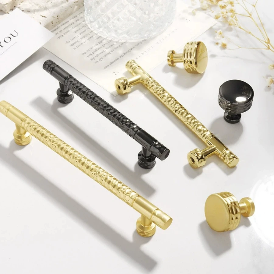 

Light Luxury Cabinet Solid Handle New T Shaped Hammer Pattern Wardrobe Wine Cabinet Drawer Pulls French Furniture Door Handles