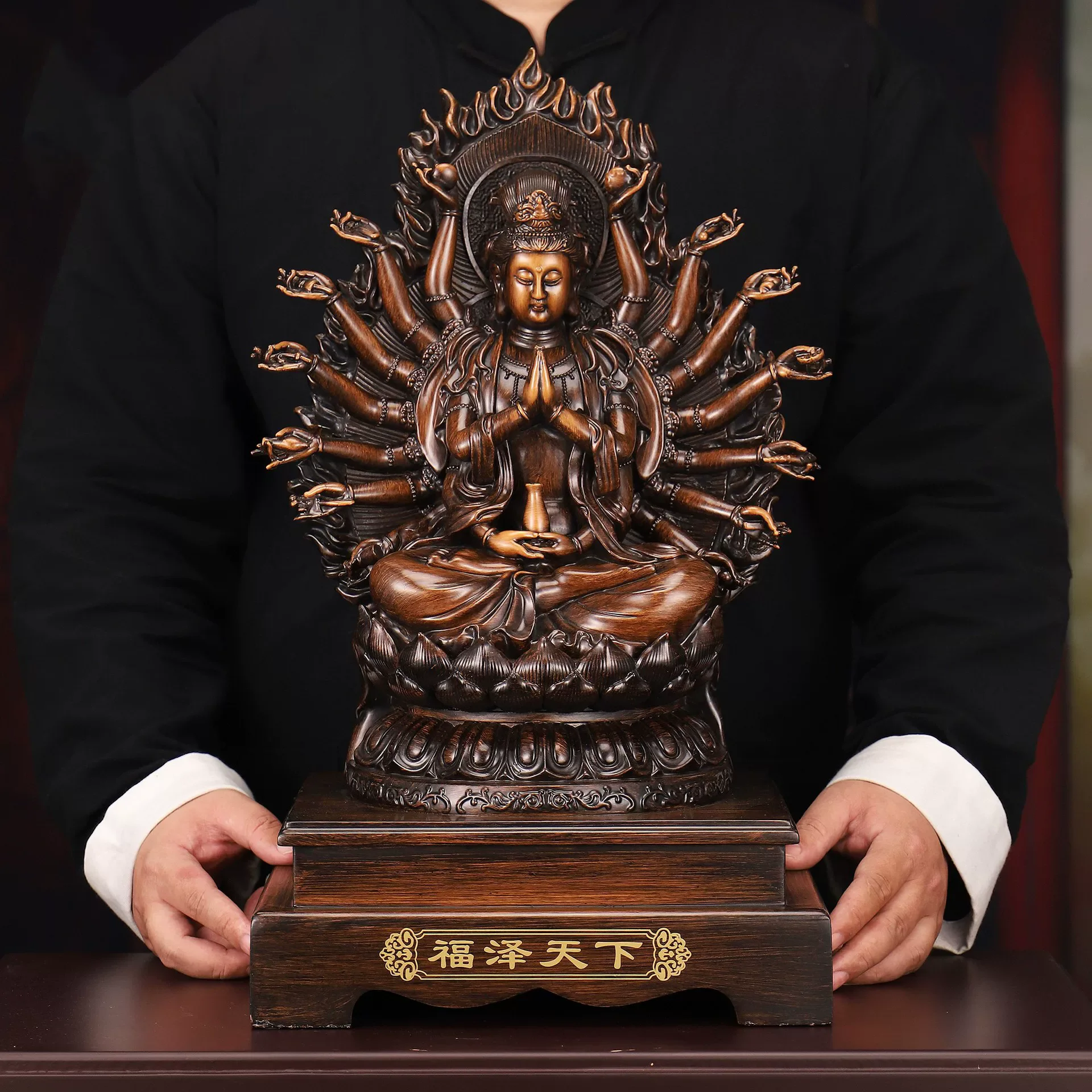 Goddess of Mercy Bodhisattva Ornaments Attract Wealth Thousand-handed Goddess of Mercy Statue Craft Home Decor Office Gift