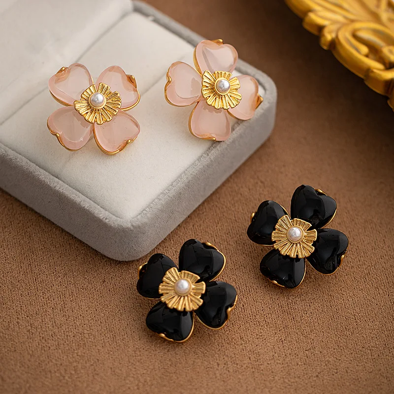 

Exquisite Four-leaf Clover Earrings Pearl Camellia Flowers French Style Earrings Luxury Female Jewelry Party Premium Gift