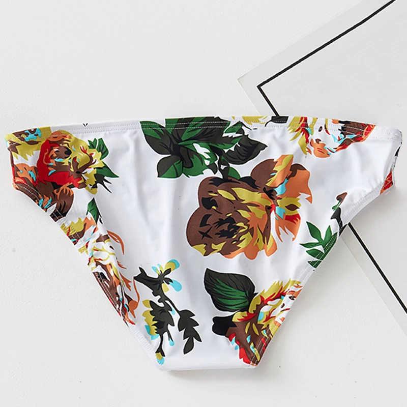 Men's Sexy Low Waist Printed Breathable Underwear Smooth Elastic Ice Silk Briefs Bikini Men's Exotic Sexy Underwear