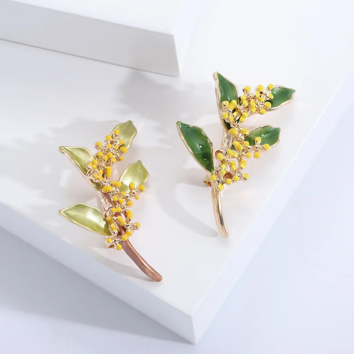 

Fashionable and minimalist drop oil August osmanthus branch brooch corsage necklace pendant, a dual purpose accessory appliques