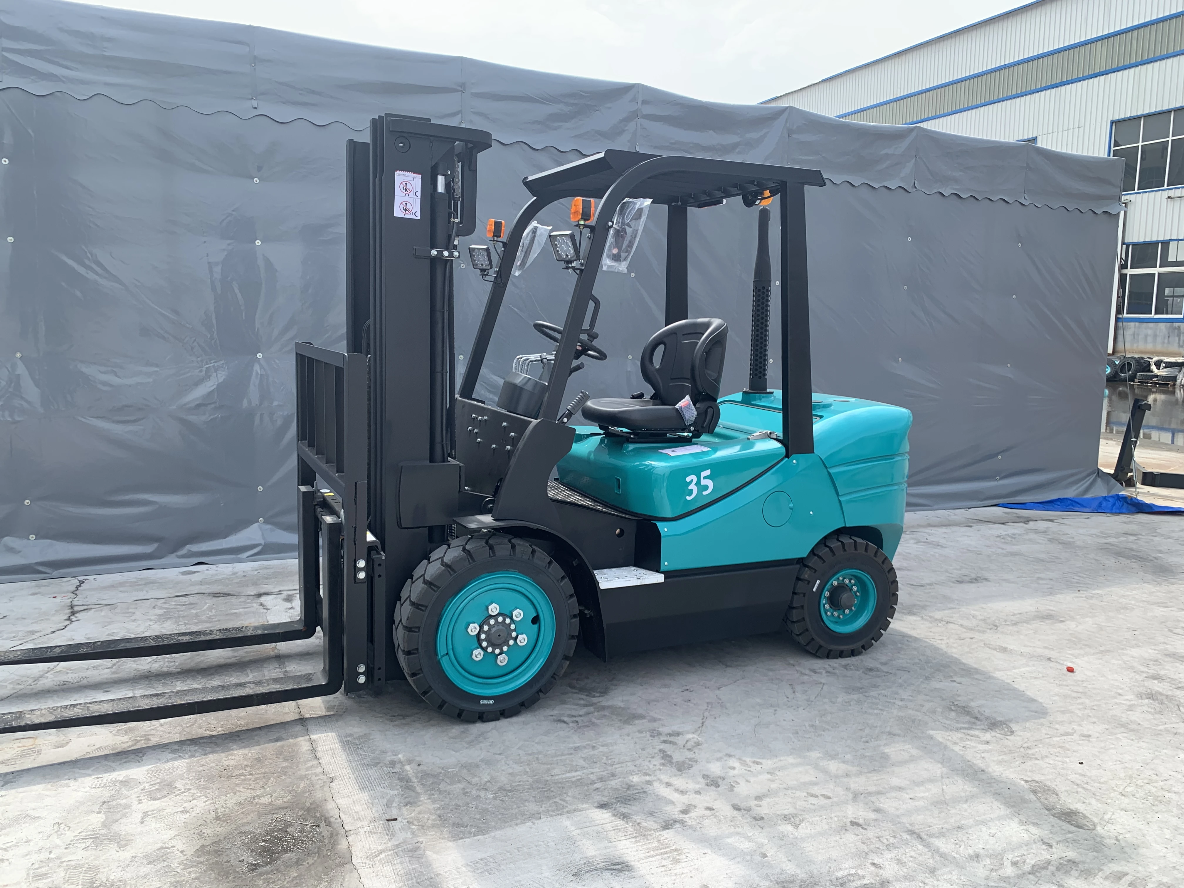 Chariot élévateur Diesel de 3 tonnes, 4 tonnes, moteur EPA couleur personnalisé, transport en entrepôt, petit chariot élévateur de 1 à 3 tonnes, peut être personnalisé