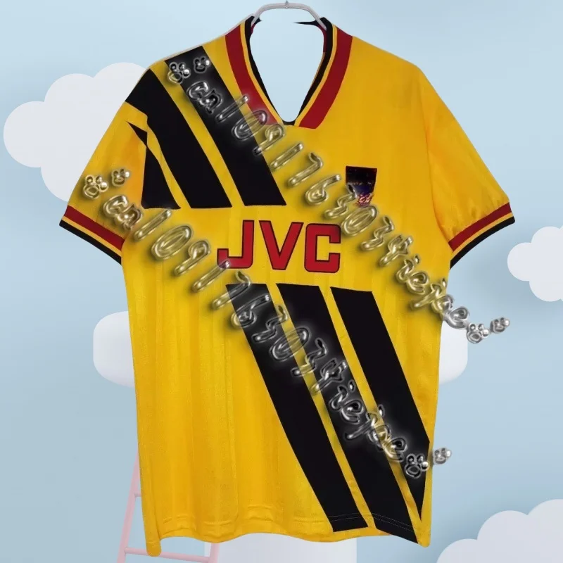 

Retro Home Away Football Jerseys Sports Team Uniforms China Made Soccer Shirts Customizable Fan Clothing Football Kit