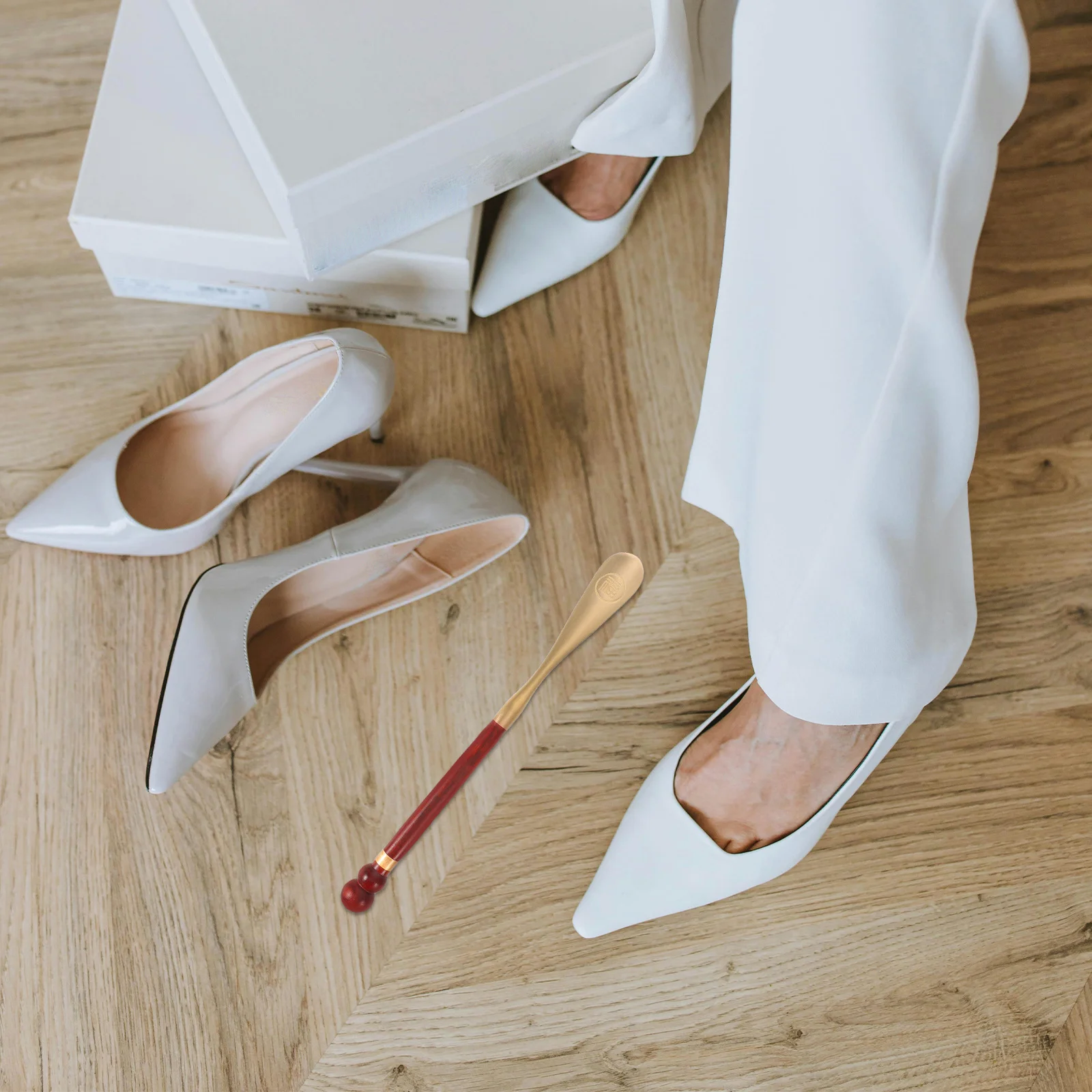 

Brass Head Wooden Horn Ergonomic Non Slip Shoe Lifter For Elderly Portable Long Footwear Dressing Tool Lazy Shoe Wearing