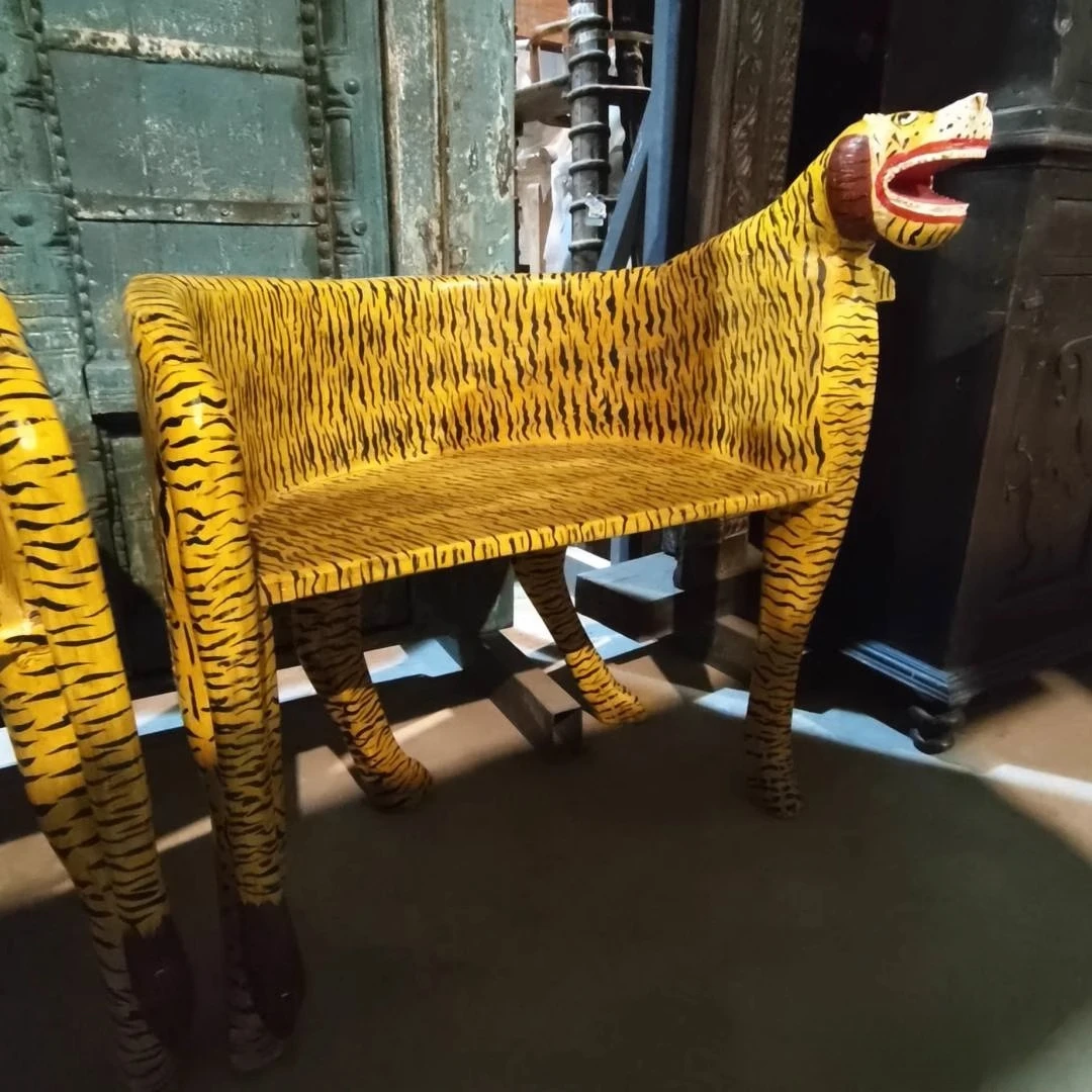 Kursi harimau bercat kayu solid tunggal