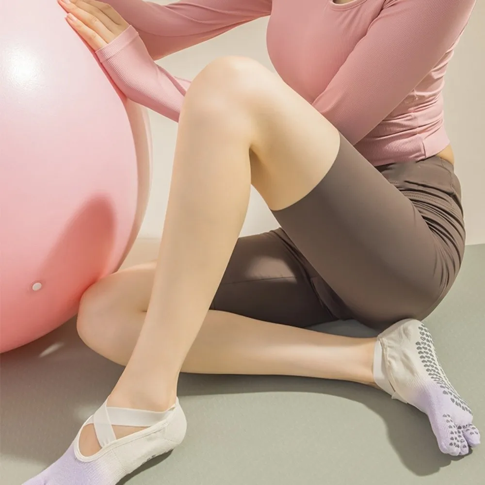 زوج واحد من جوارب اليوغا المضادة للانزلاق بخمسة أصابع، جوارب يوجا كاملة بخمسة أصابع متقاطعة، جوارب يوجا قطنية احترافية