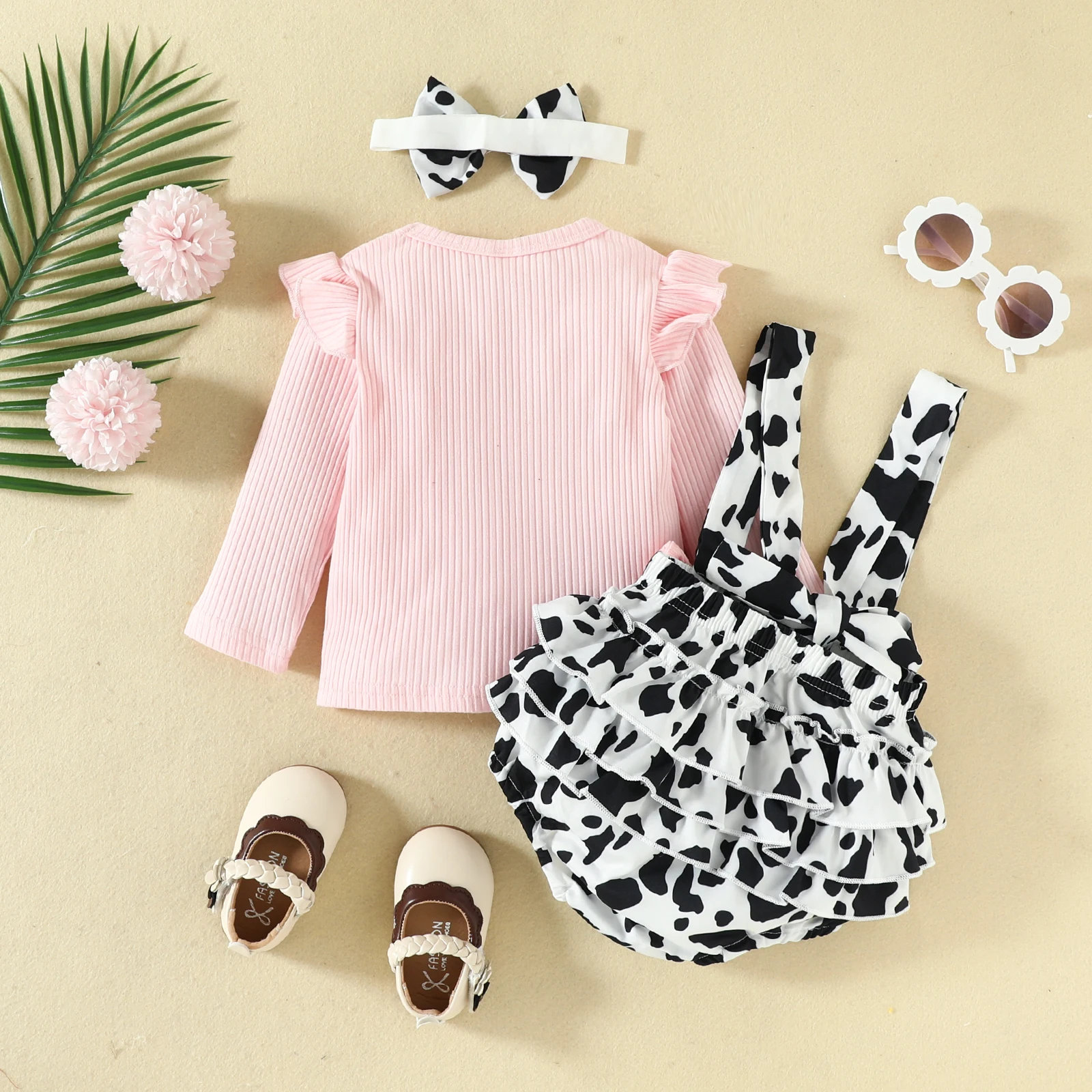 Three-piece baby girl cartoon cow print small flying sleeve long sleeve top halter wrap fart triangle pants three-piece set