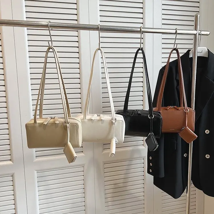 

Premium 2025 AW Shoulder Bag, Vintage Chic Crossbody Tote, Niche Underarm Purse for Women, Retro Style