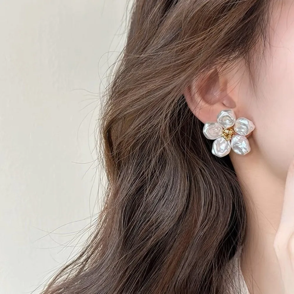 Trendy Imitation Pearl Baroque Flower Pearl Earrings Alloy Electroplate Simple Earrings Gift Accessories