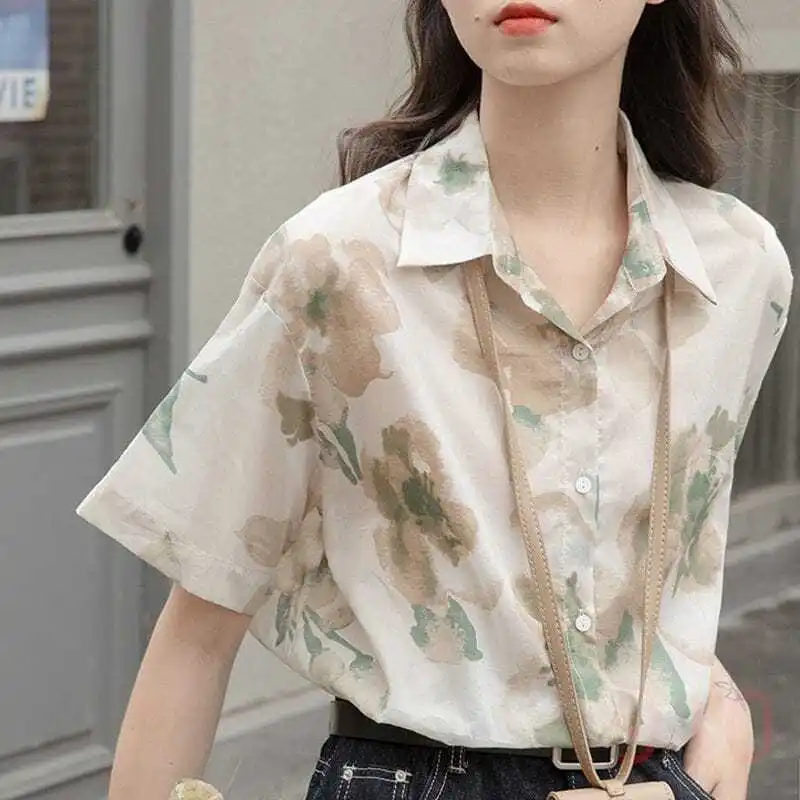 

2024 Elegant Fashion Harajuku Slim Fit Female Clothes Loose Sweat All Match Casual Tops Women Button Printed Short Sleeve Blusa