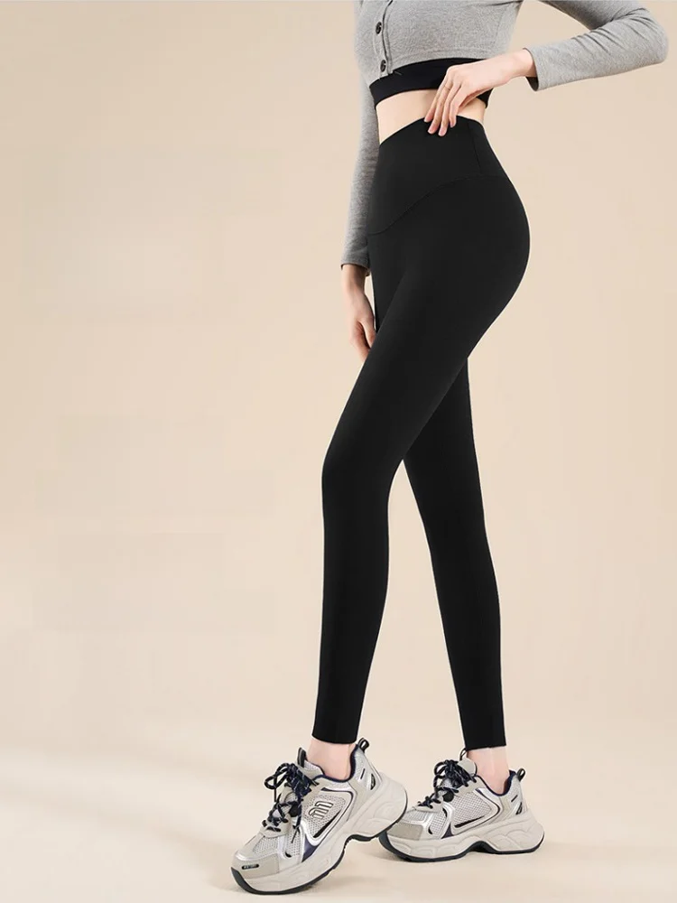 กางเกงโยคะ Thiened Fce เอวสูง ความยาวเก้าส่วน ผ้าหนังเทียม เลกกิ้งผู้หญิง เสื้อผ้าสำหรับฤดูใบไม้ร่วงและฤดูหนาว รุ่นใหม่ กระชับหน้าท้อง ยกกระชับสะโพก