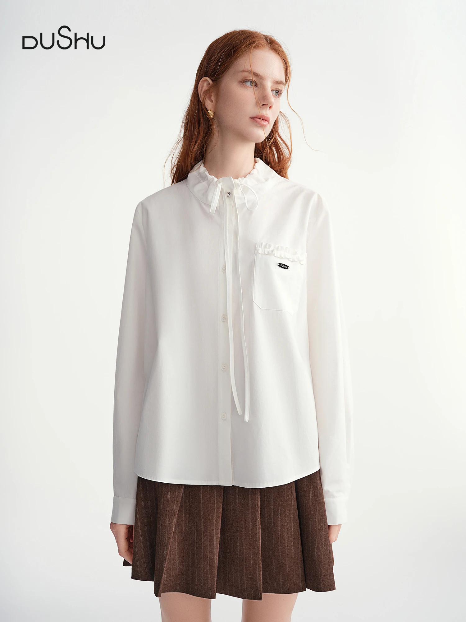 DUSHU Camicia da donna in cotone 100% con colletto in bosco bianco dolcemente increspato da donna comoda camicetta dal design retrò di nuovo arrivo 2025