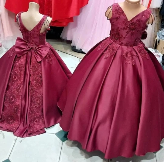 

Burgundy Satin Flower Girl Dress V Neck Applique Lace Junior Bridesmaid Wedding Dress Kid Ball Gown Girl First Communion Dress