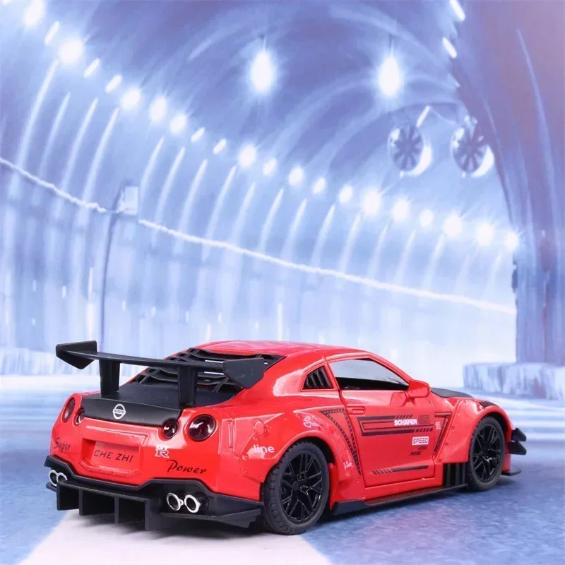 1:24 Nissan GTR R35 Diecasts Veículos de brinquedo de metal modelo de carro de brinquedo simulação puxar para trás coleção brinquedos infantis
