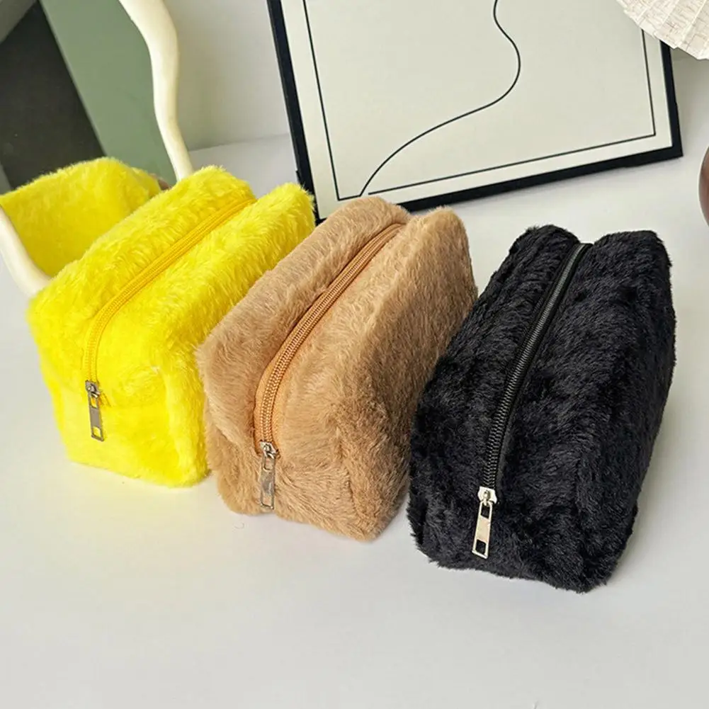 Plush Makeup Bag with Large Capacity Portable Toiletry Organizer For Travel Daily Use ﻿