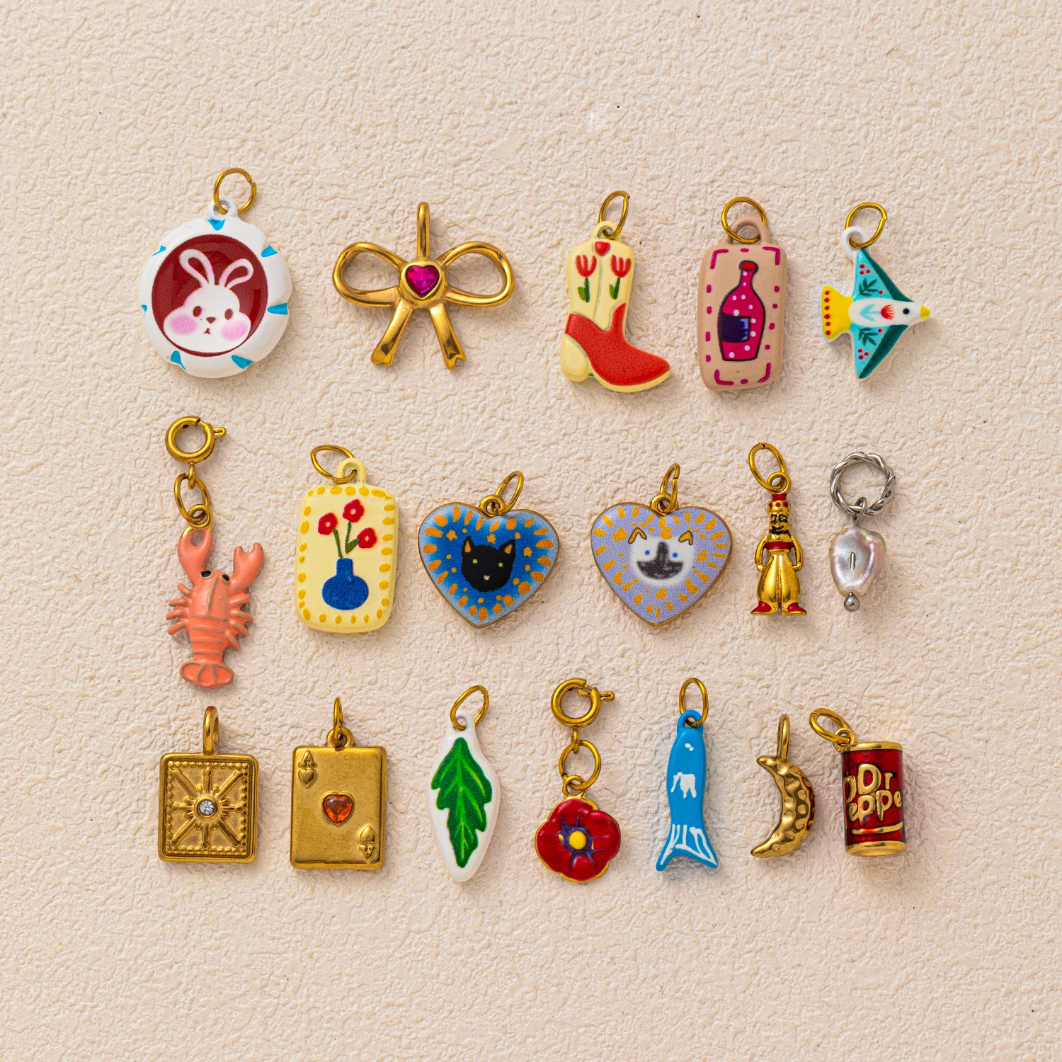 أوراق لعب القمر بسيطة وعصرية، سحر قلادة على شكل قطة بيضاء صغيرة للمجوهرات