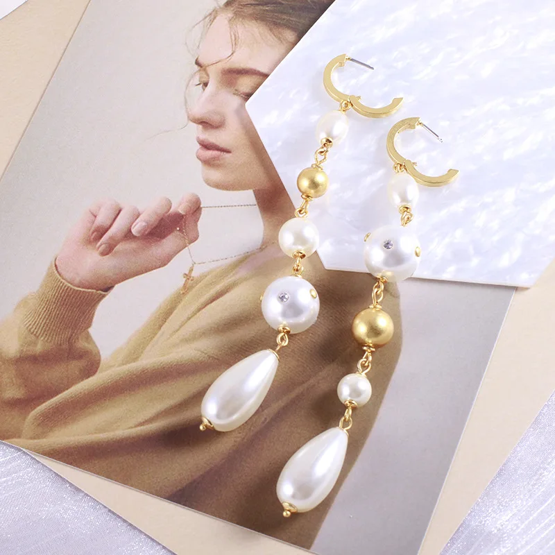 Classic Style Retro Temperament Long Pearl Dangle Metal Ball Rhinestone Ball Tassel Droplet Pendant Elegant Earrings Small Hoops