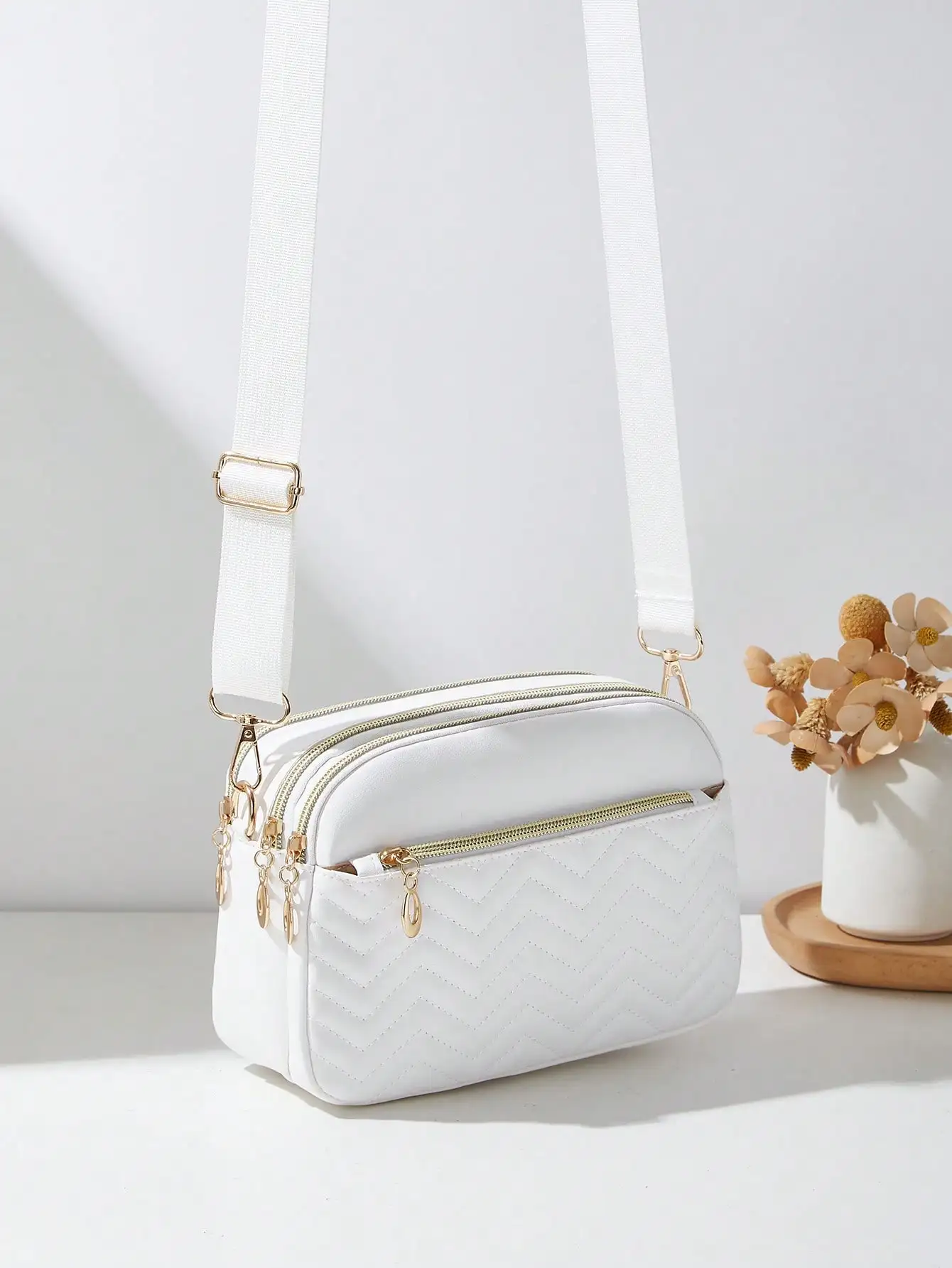 

1pc Women's Casual Commuter Crossbody Bag, 4 Zipper Design, Solid Color Personalized Fashion Rhombus Pattern,
