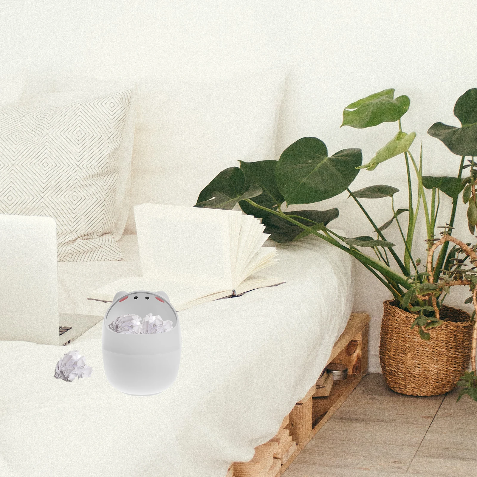 

1pc Cute Desktop Garbage Can Small White Plastic Trash Bin with Lid for Bedroom Office Kitchen Household Waste Bucket