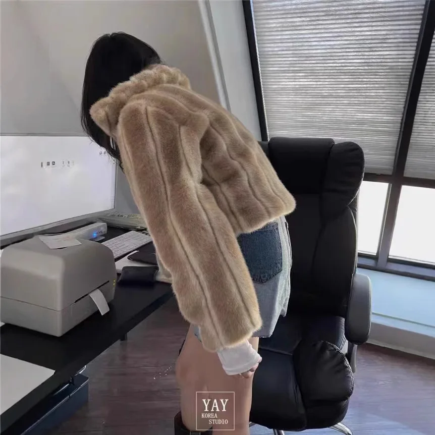 معطف فرو صناعي معاطف طويلة للنساء أنثوية طول الأرض للياقة البدنية الشباب الحضرية الحرير إغلاق فانوس كم أزرار قطيفة فريدة من نوعها مريحة