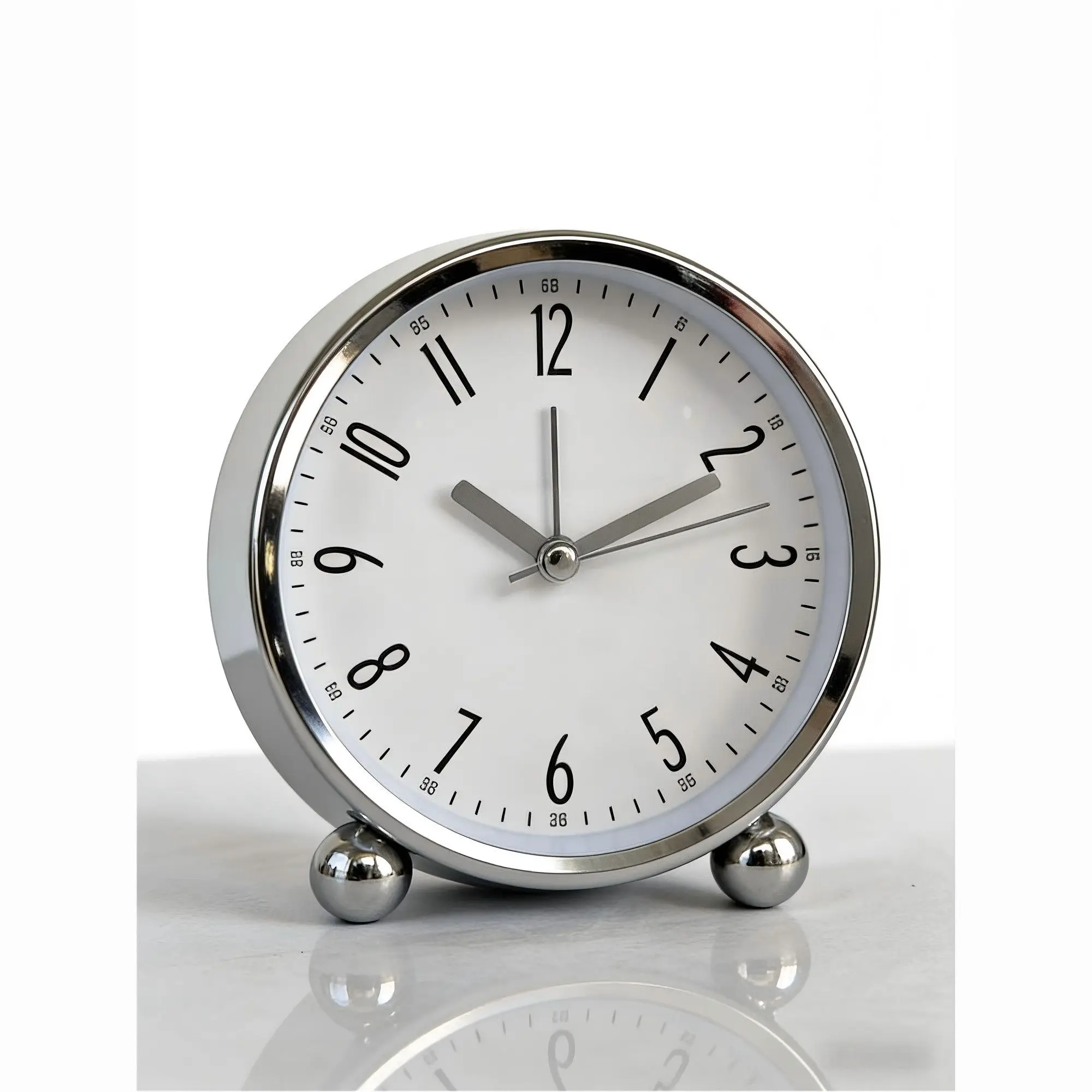 Alarm Clock Simple Small Silver Chrome Round Non-Ticking Silent Analog Desk Clock For Bedroom Office Home Decor Battery Operated