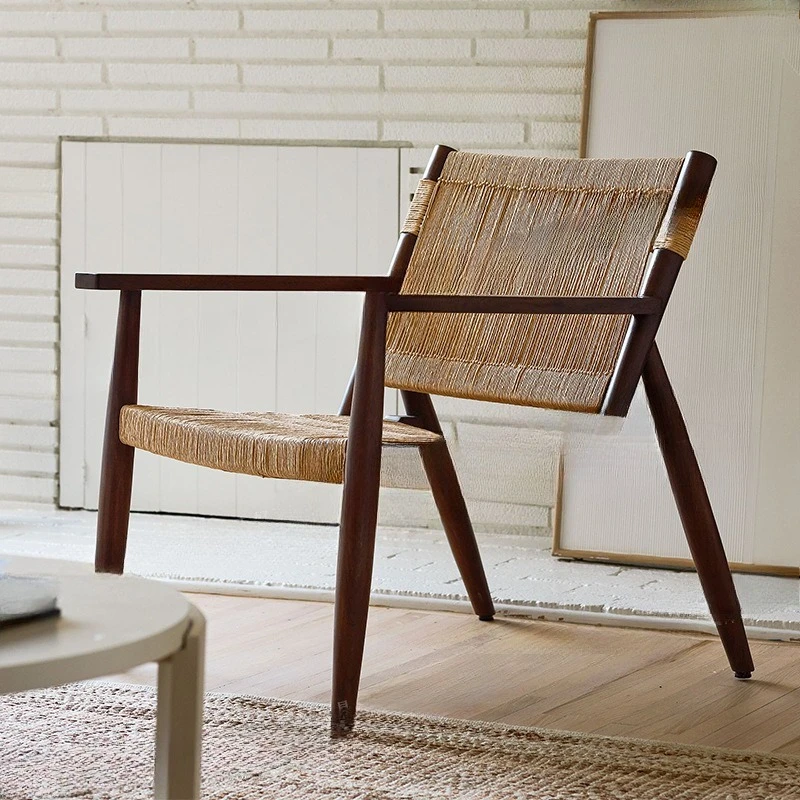 Einzelner, lässiger Designer-Sofastuhl aus gewebtem Rattan im japanischen Stil mit leisem Wind