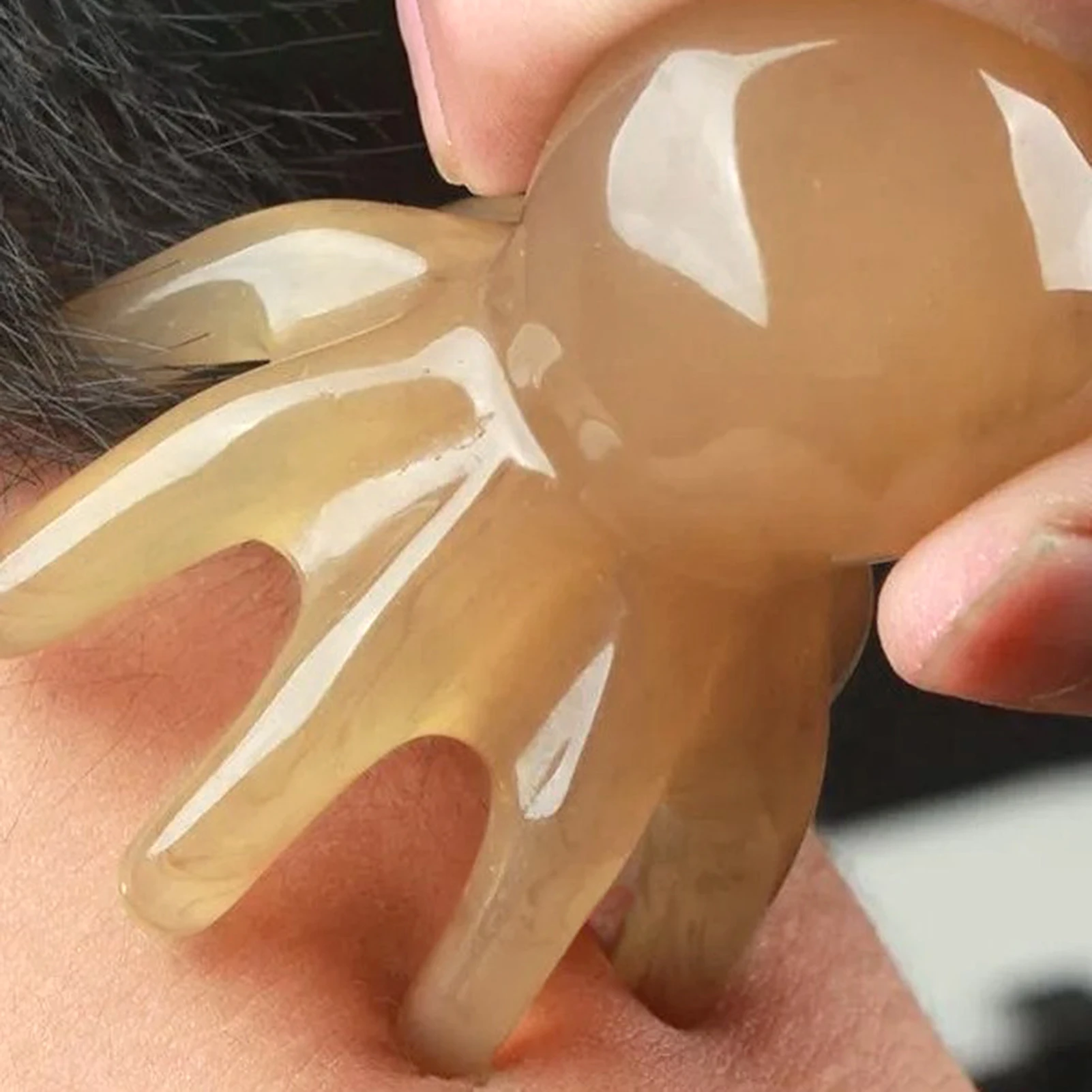 8 Tentacles Massage Comb Acupressure Gua Sha Tool Octopus Head Massager Comb For Adults Portable For Home Office Head Massage