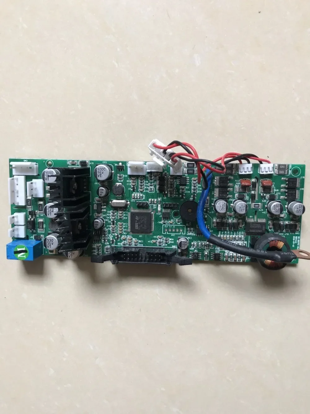 حركة اللوحة الرئيسية للطباخ التعريفي التجاري من موريس/كيمبيت عبر الحدود، الملحقات #2