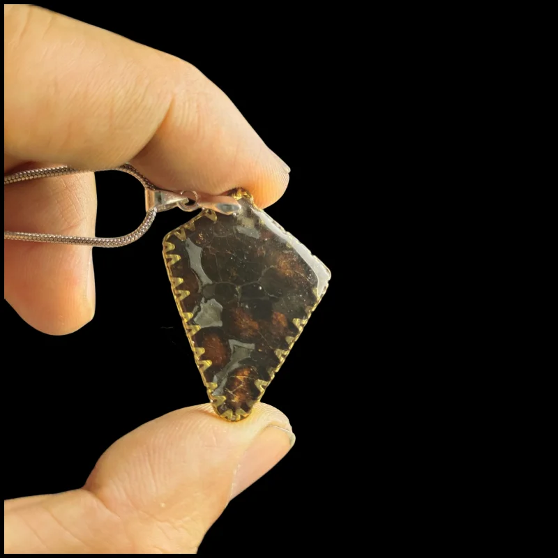 Sericho Pallastie meteorite PENDANT, Olivine Natural meteorite material Collection - from Kenya CB253