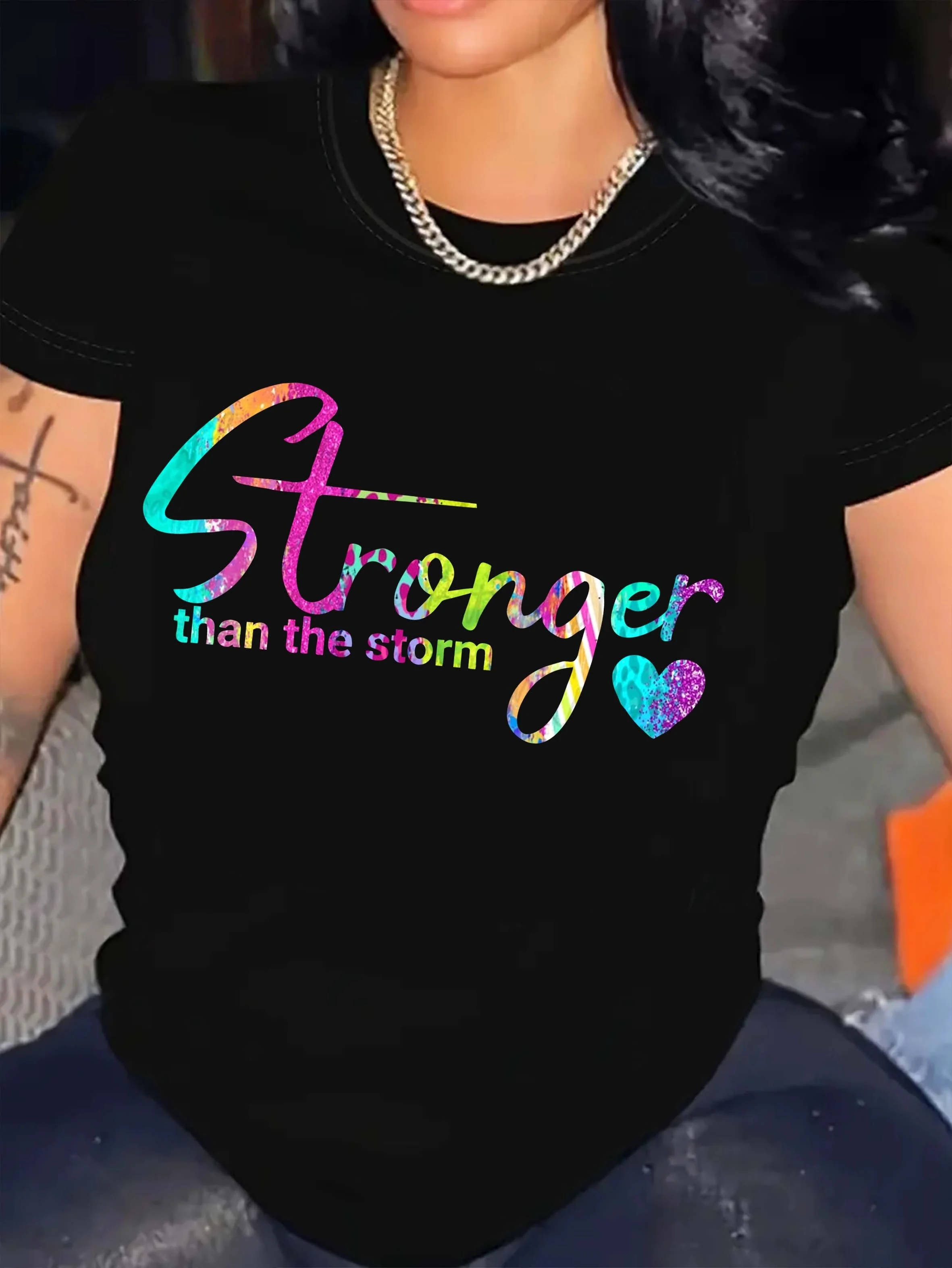 A Powerful Printed T-Shirt That Surpasses A Storm, Featuring A Casual Short Sleeve and Round Neck, Perfect for Fashionable Women'S Wear All Year Round