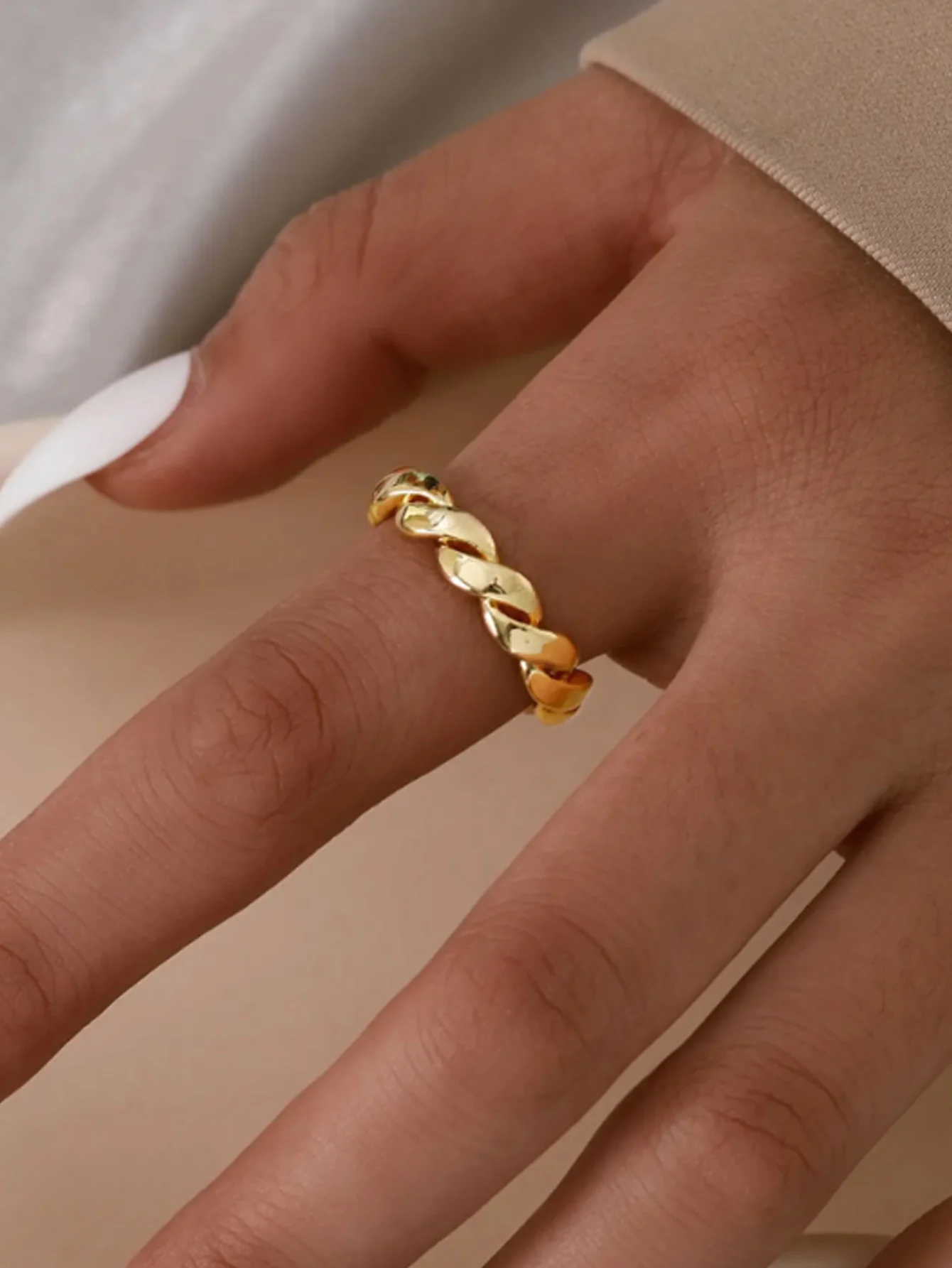 Twist chain open ring Europe and the United States fashion simple Japan and South Korea trend niche design every day casual