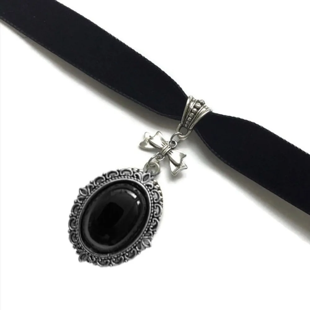Gothic Victoria Bowknot Oval Embossed Lacework Glass Crystal Pendant Black Velvet Necklace for Women Men Hallowmas Party Jewelry
