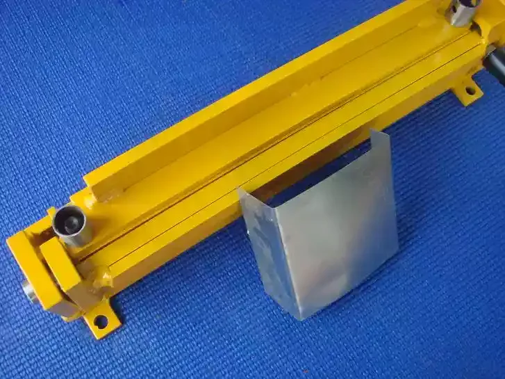 Manual Sheet Metal Folding & Bending Machine 210mm/310mm, Small Iron Plate Bender Equipment for Metal Processing Repair Shop