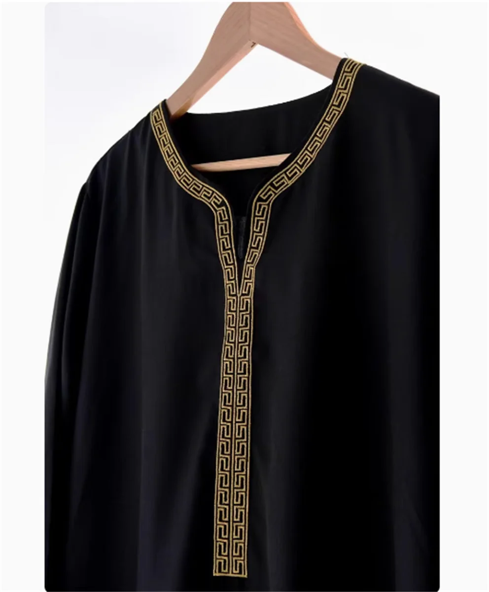 New Saudi Arabian Men's Embroidered Robe Dubai Royal Embroidered Men's Robe Hui Loose Large V-neck Robe