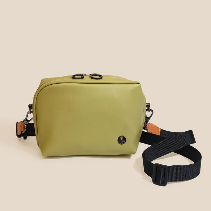 

Chic Ladies Handbag, High-Quality Leather Crossbody Bag, Shoulder Strap Adjustable, Elegant Classic Luxury