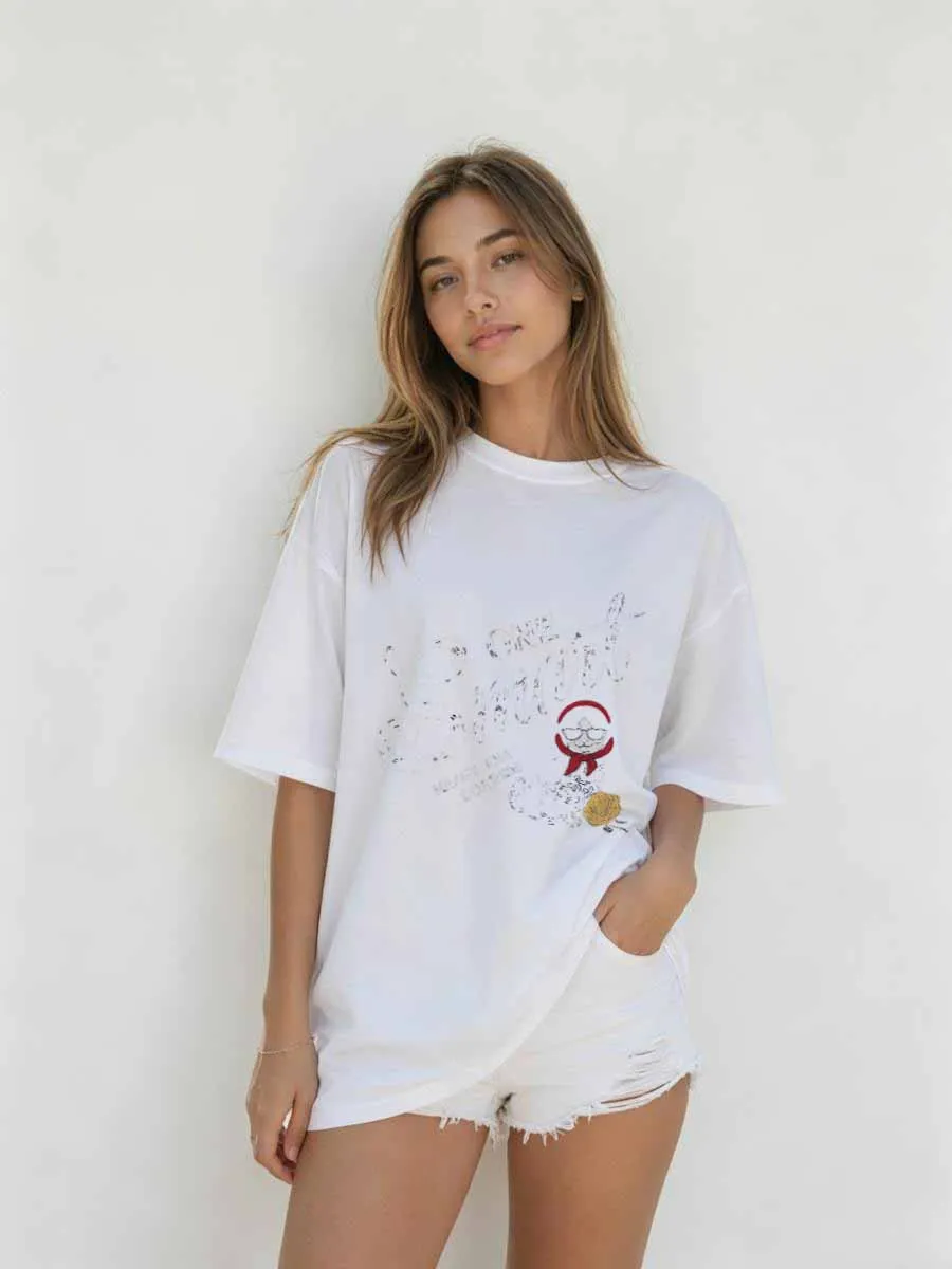 Camiseta para o Dia a Dia: Design Sofisticado, Conforto na Confecção, Detalhes Respiráveis, Caimento Fluido, Perfeita para o Dia a Dia, Beleza Discreta