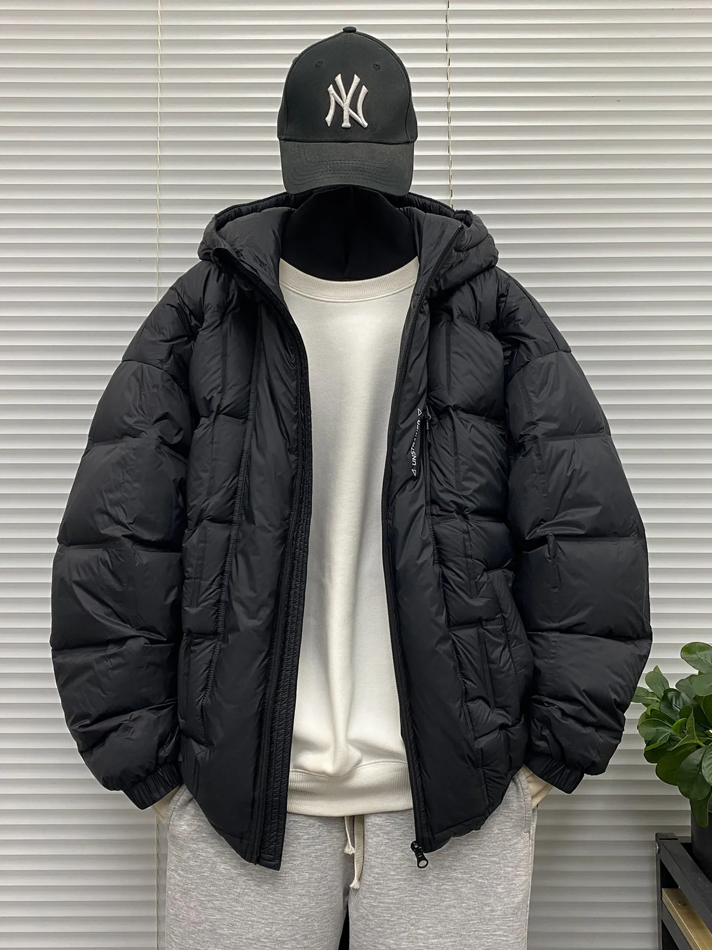 

Мужская зимняя пуховая куртка с капюшоном, легкая, теплая, из утиного пуха, повседневный стиль, утолщенная нейлоновая ткань, на молнии