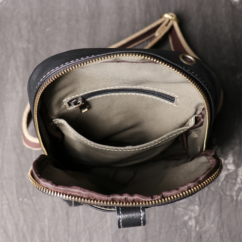 Genuine Leather Men's Chest Bag Casual Shoulder Bag Natural Cowhide Messenger Bag Black Small Sling Backpack for 7.9 Inch Tablet