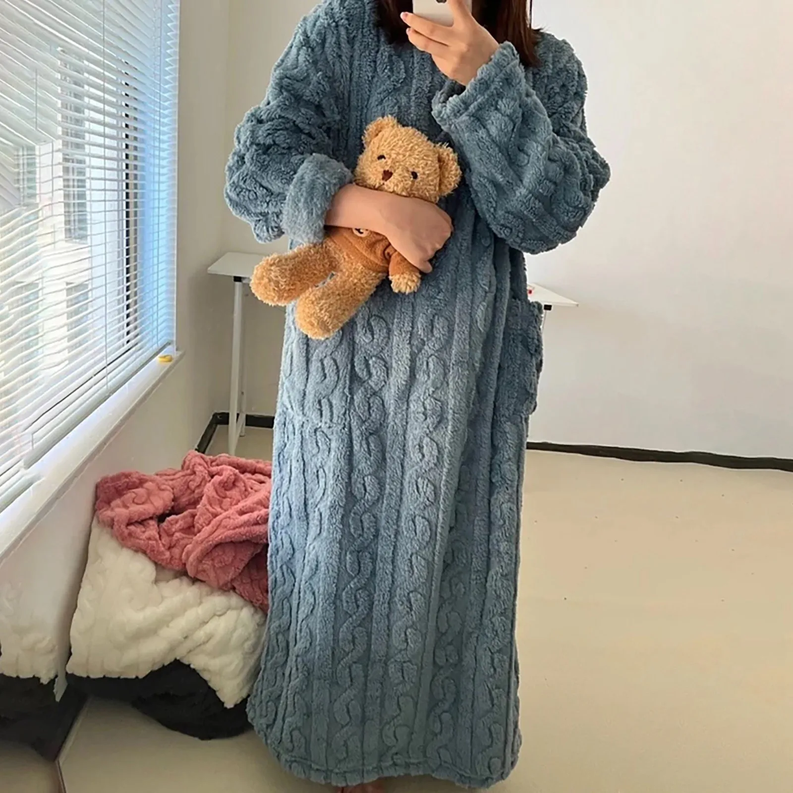 2024 New Winter Women Pajamas Warm Sleepwear Flannel Sleeping Dress Thick Night Dress Nightdress Home Wear Loungewear Sleepwear