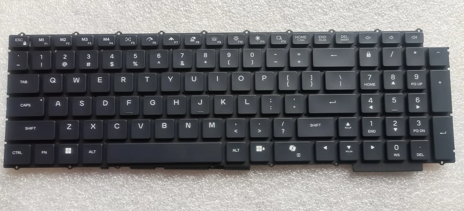 

New for Dell Alienware 18 Area-51 AA18250 P52E 49F7W US Per-key with RGB Backlit