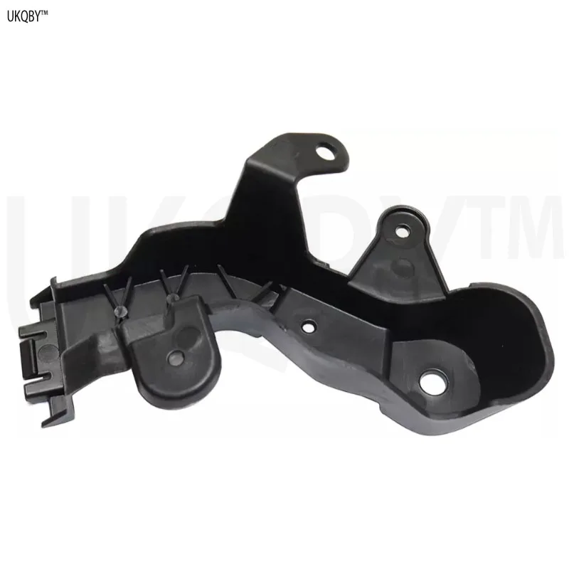 

Me rc ed es Be nz C 200 Luxury Sedan (Long wheelbase) [205140] - Bracket A2058851914 A2058852014