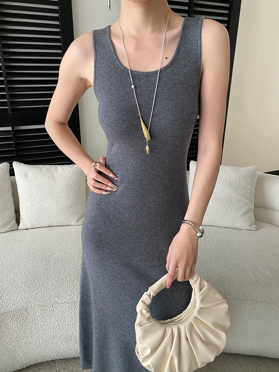 Frühlings- und Sommerkleid für Damen, einfarbig, modisch, im Pendlerstil, schmal geschnittenes Strickkleid – Detail 9